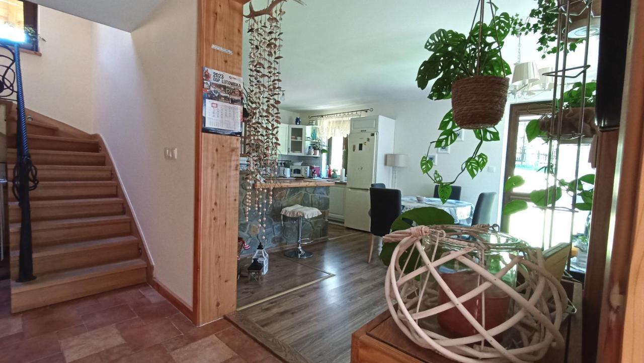 Zacisze Drwala Guest House Лутовиска Екстериор снимка
