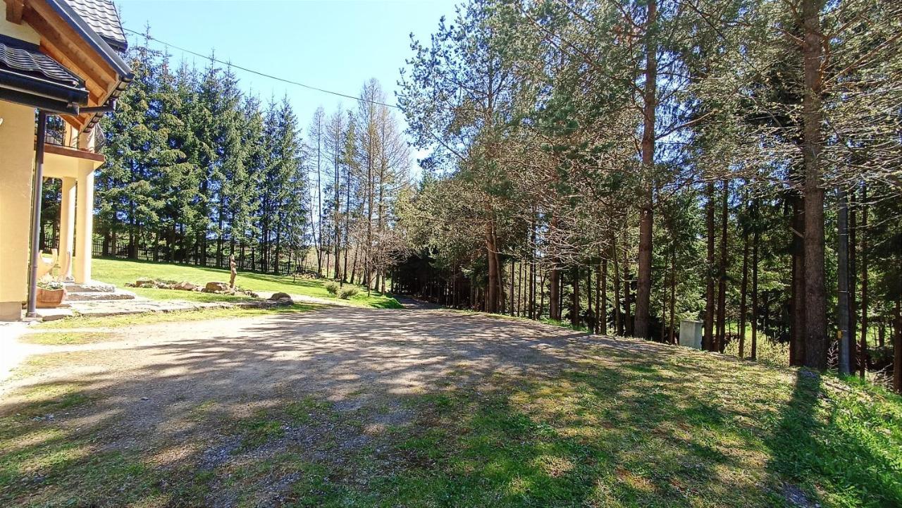 Zacisze Drwala Guest House Лутовиска Екстериор снимка