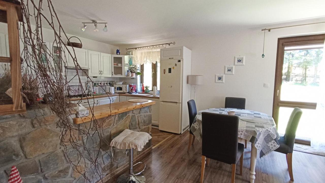 Zacisze Drwala Guest House Лутовиска Екстериор снимка