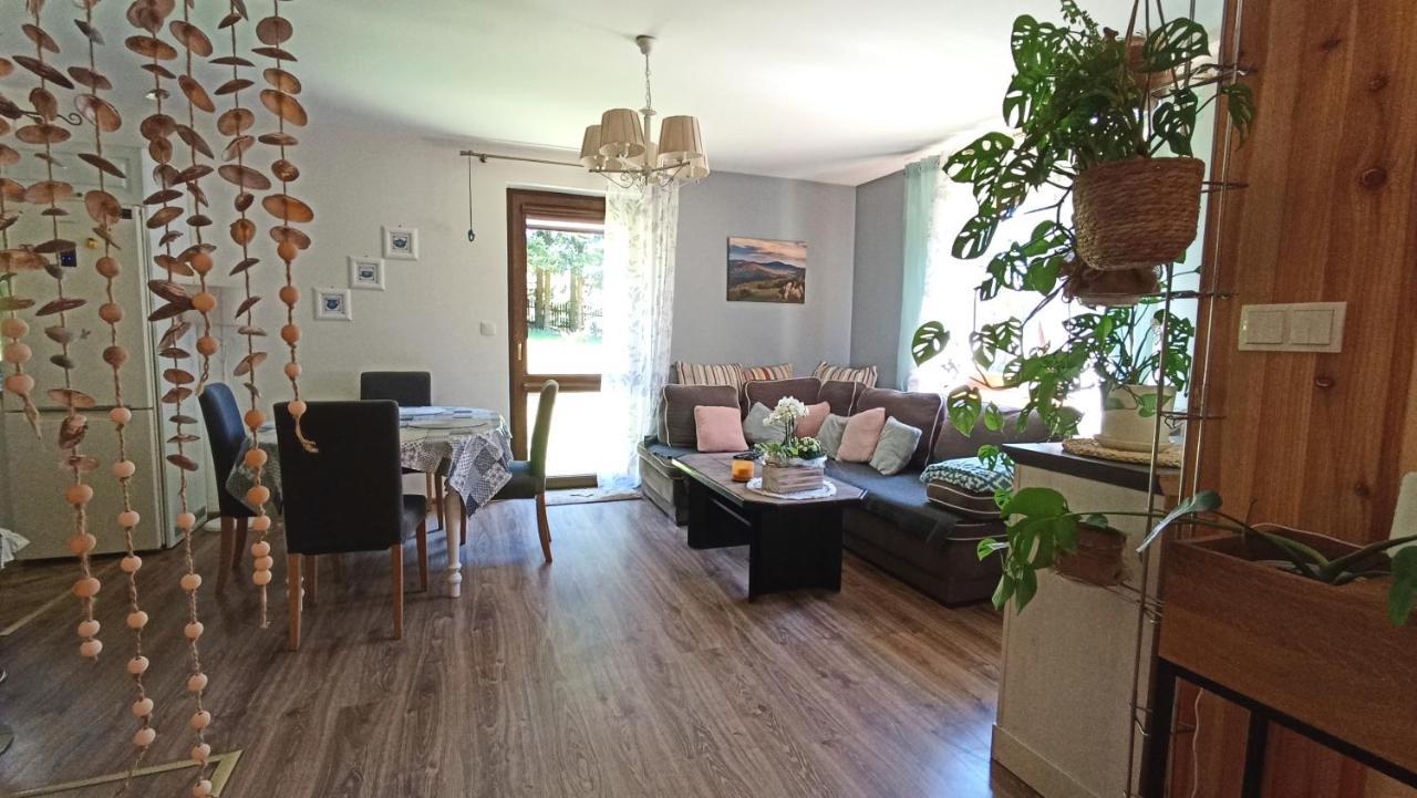 Zacisze Drwala Guest House Лутовиска Екстериор снимка