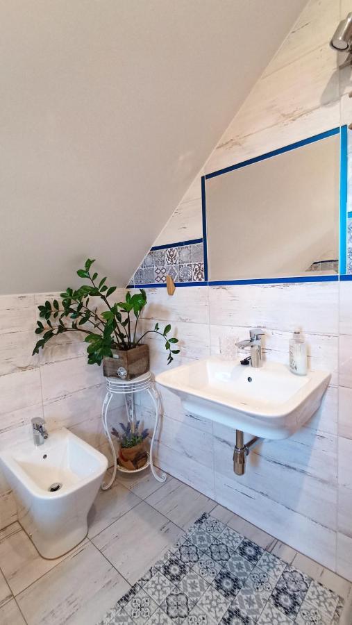 Zacisze Drwala Guest House Лутовиска Екстериор снимка