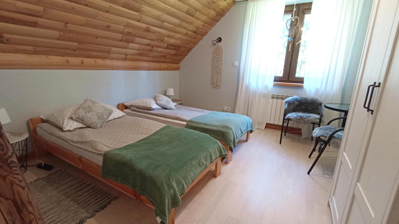 Zacisze Drwala Guest House Лутовиска Стая снимка