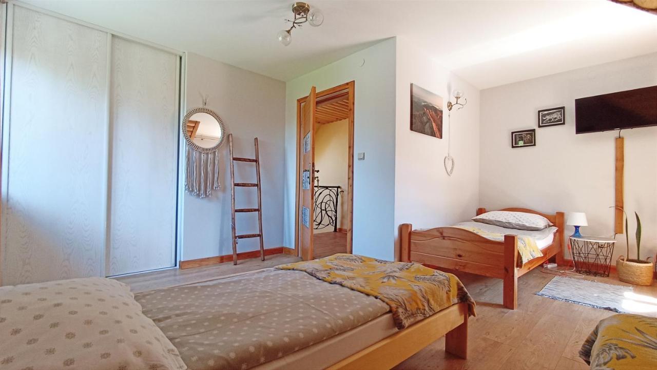 Zacisze Drwala Guest House Лутовиска Стая снимка
