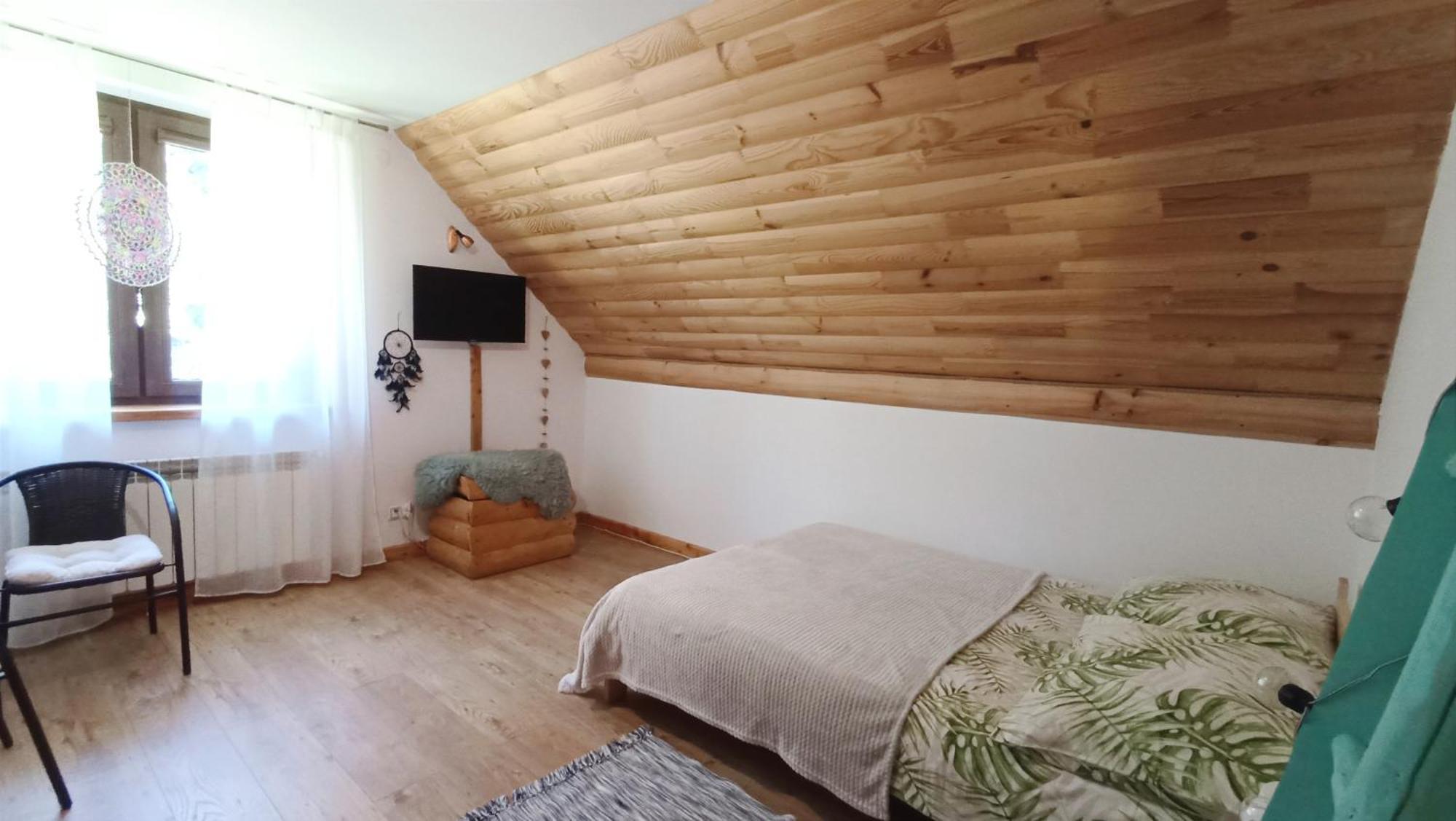 Zacisze Drwala Guest House Лутовиска Стая снимка